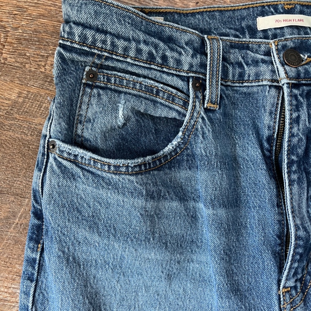 Levi’s Premium 70'S HIGH RISE FLARE WOMEN'S JEANS - Picture 8 of 9